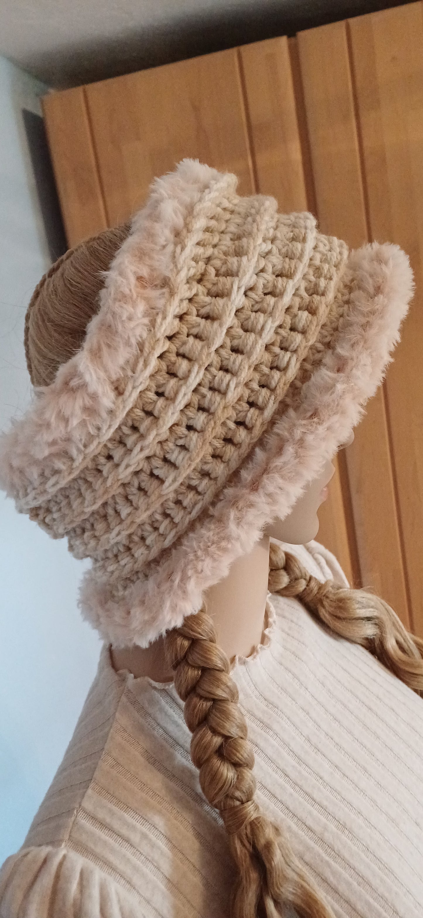 Crochet ruffle hat with scarf