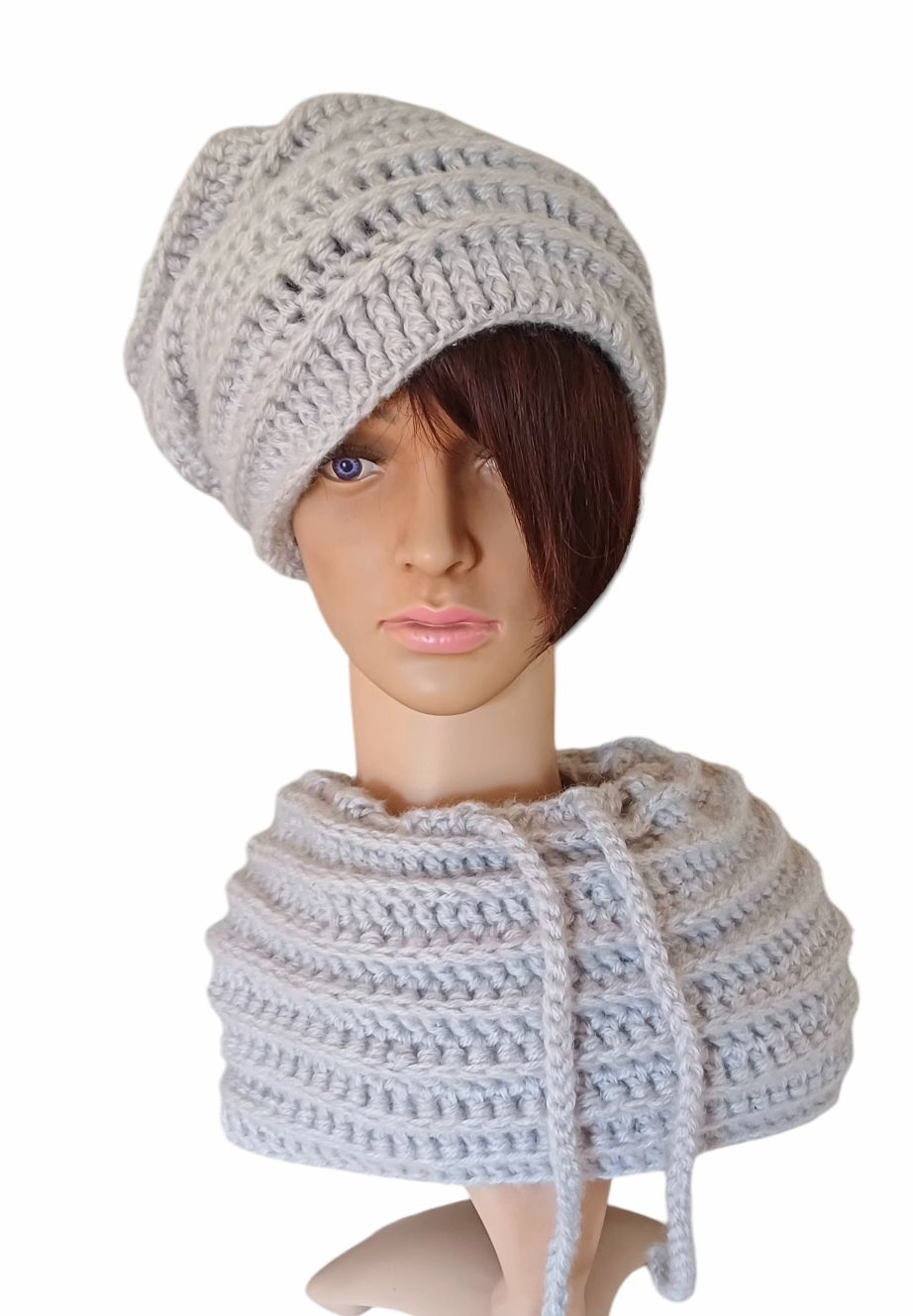 Crochet hat with a round scarf