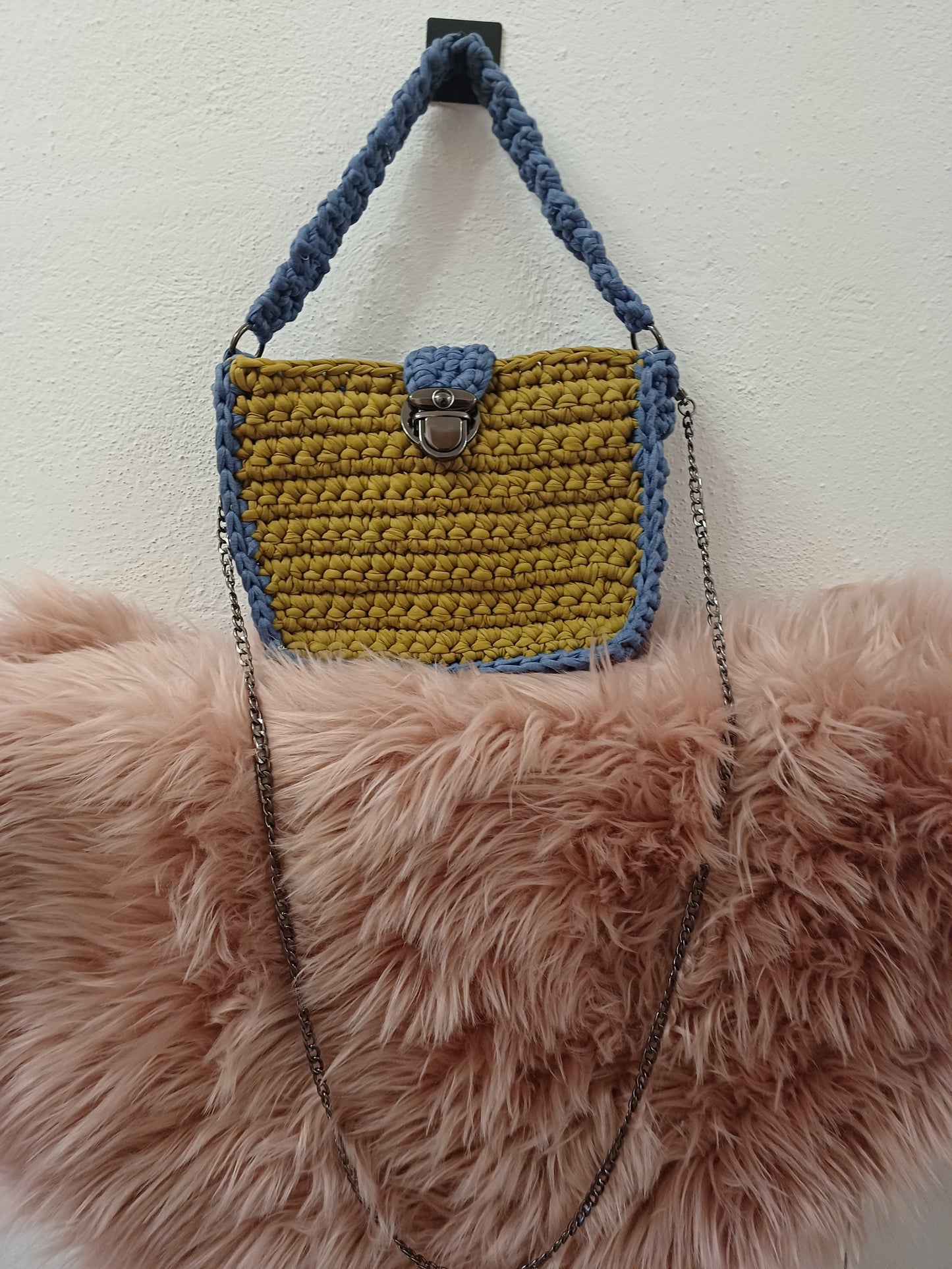 Tshirt crochet handbag