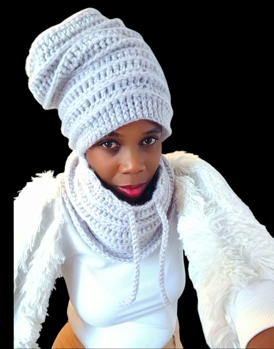 Crochet hat with a round scarf